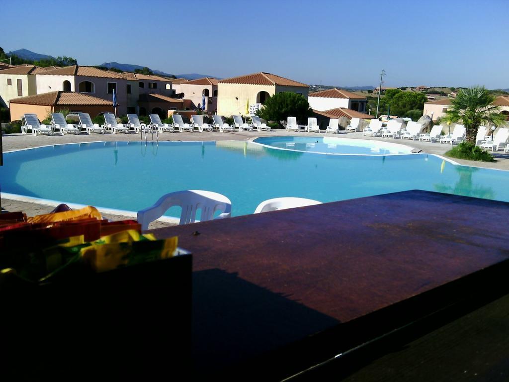 Sardinia Beach Apartments Aglientu Exterior photo